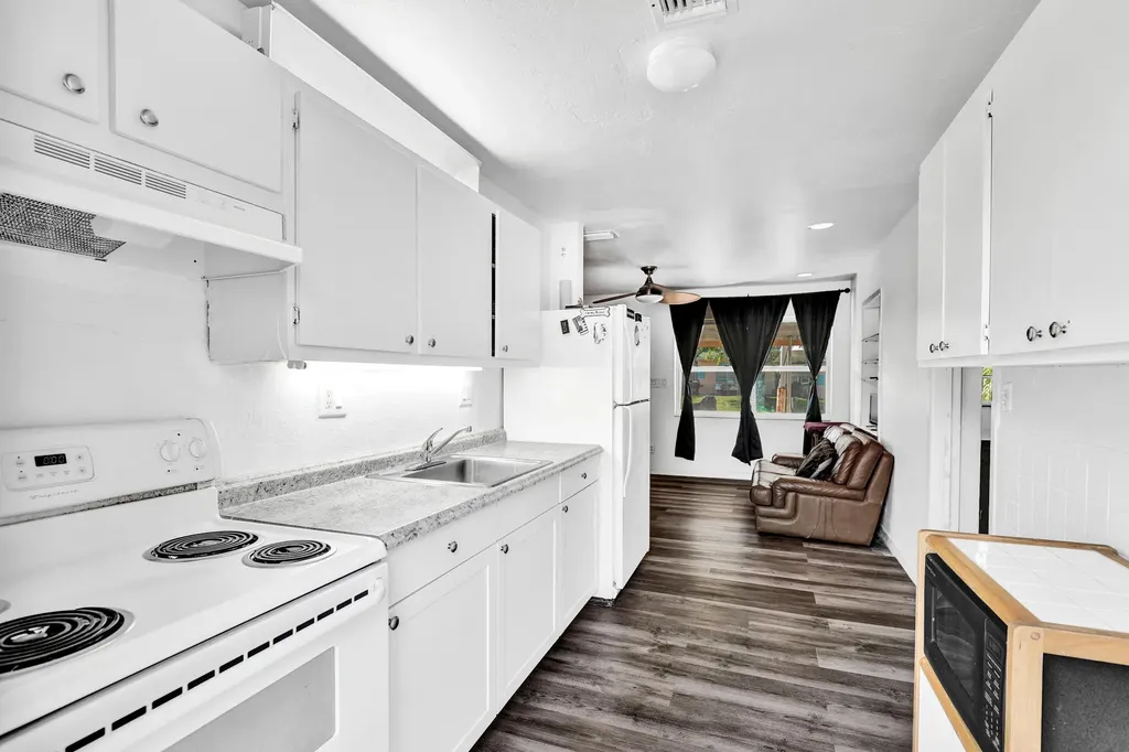 2574 NE 13th Avenue Pompano Beach FL 33064