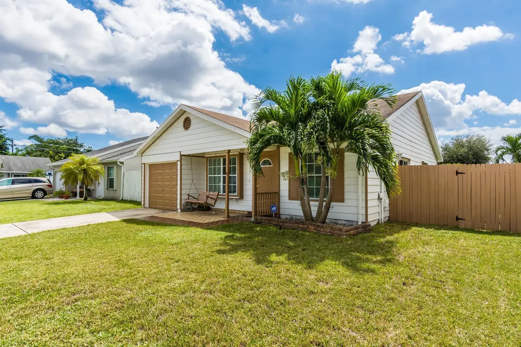 11070 Model Circle E Boca Raton FL 33428