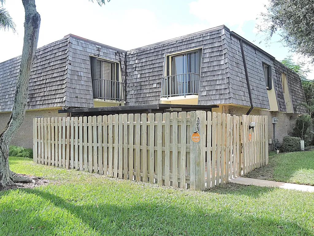293 Woodland Road Palm Springs FL 33461