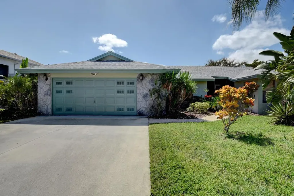 2940 NW 15th Street Delray Beach FL 33445