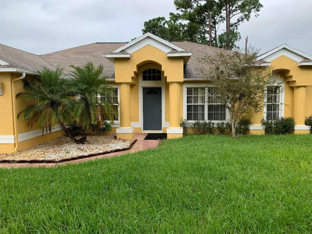 2681 SW Cadet Circle Port St Lucie FL 34953