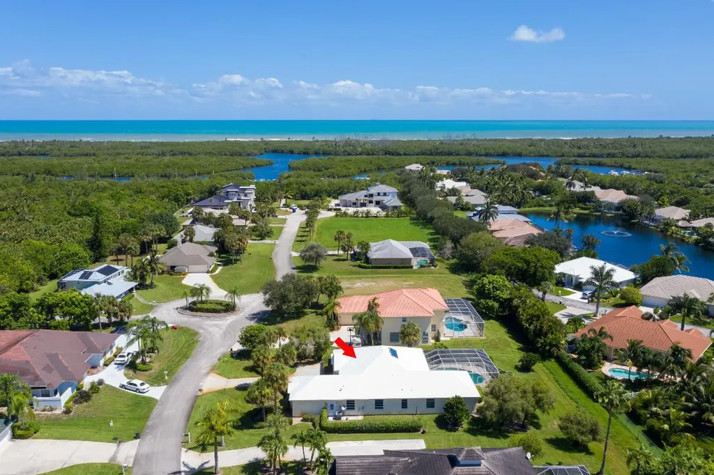 8240 SE Pilots Cove Terrace Hobe Sound FL 33455