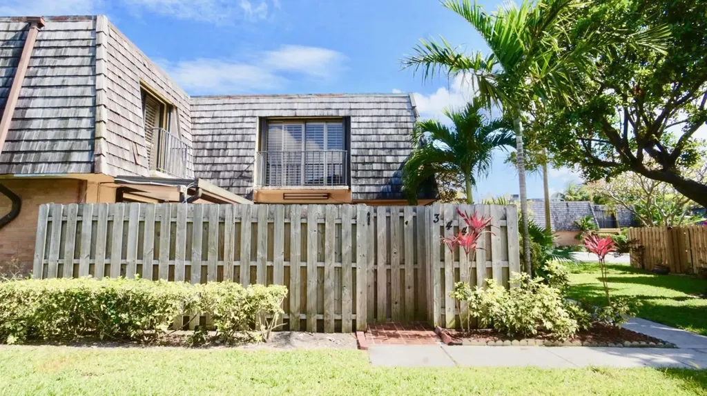 344 Lake Arbor Drive Palm Springs FL 33461