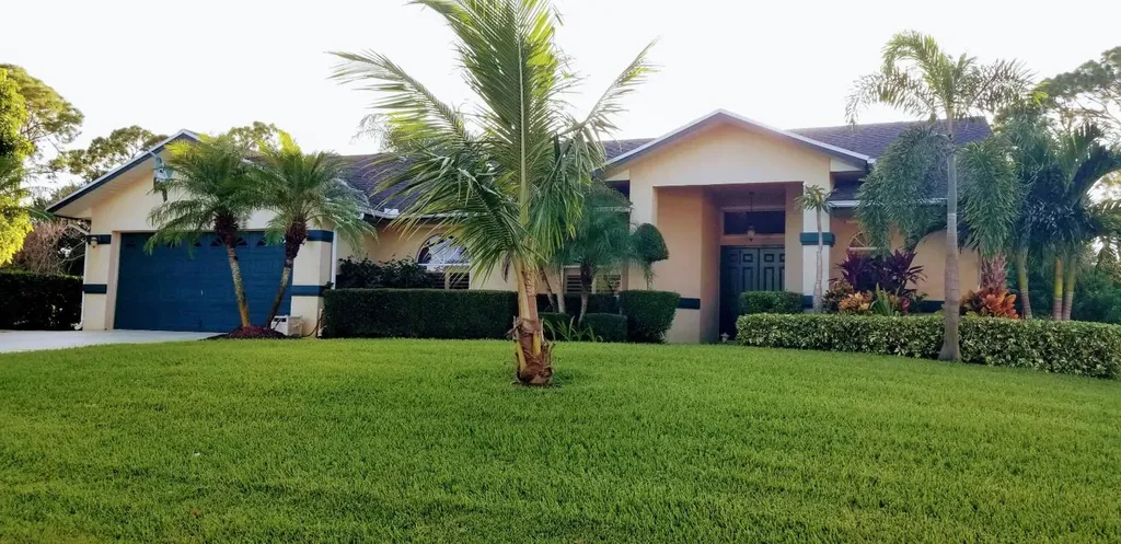 1998 SW Davis Street Port St Lucie FL 34953