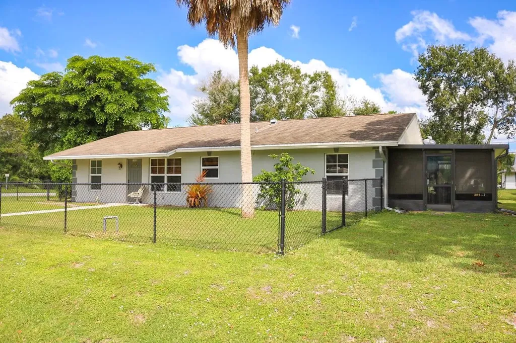 8008 Lakeside Way Fort Pierce FL 34951