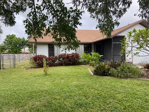 725 SW 1st Court Boynton Beach FL 33426