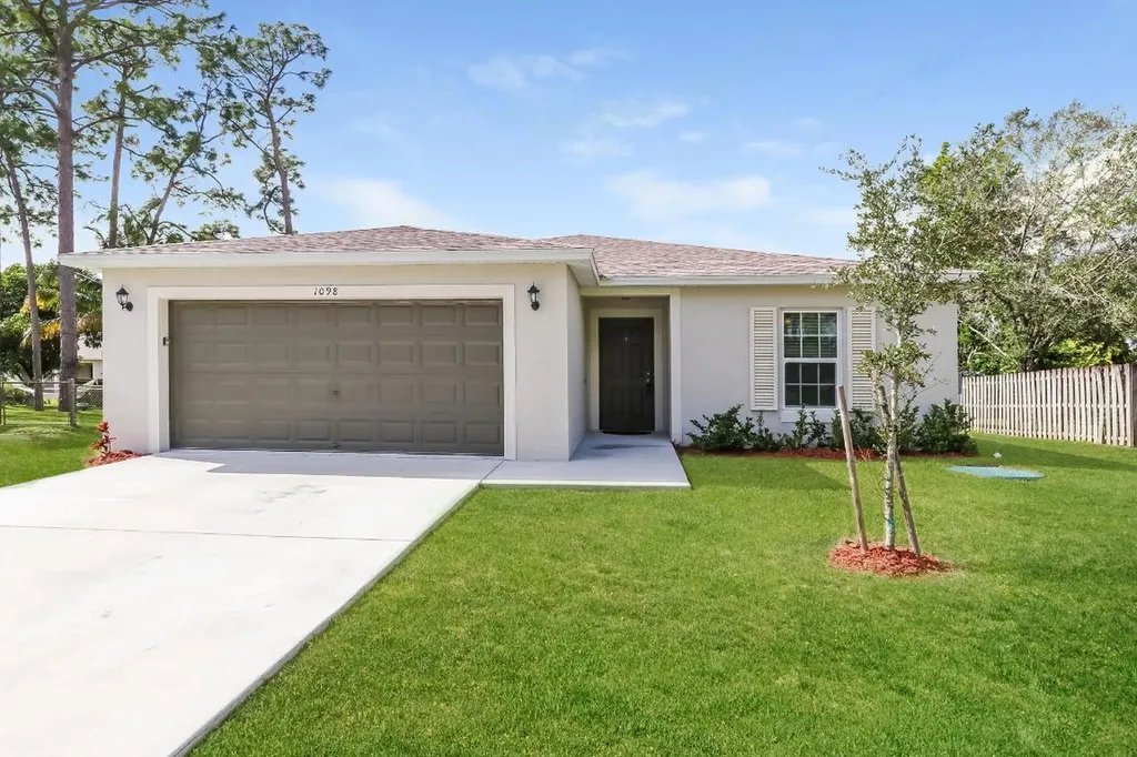 1098 SW Sarto Lane Port St Lucie FL 34953