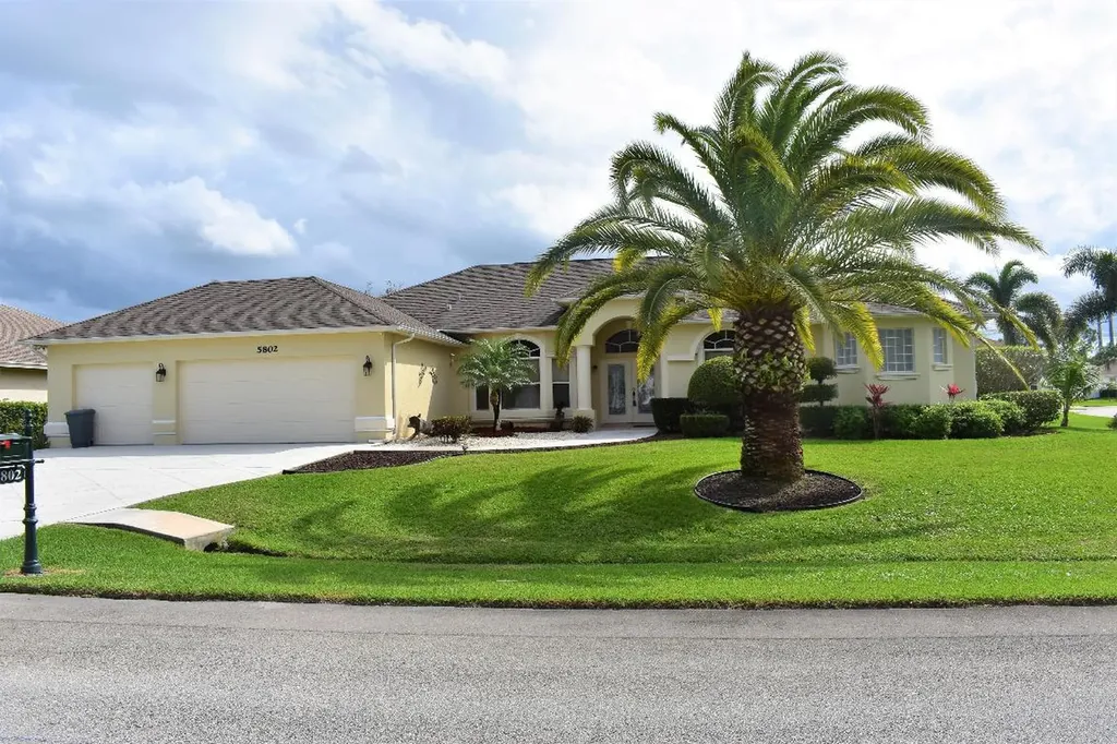 5802 NW Fall Flower Court Port St Lucie FL 34986
