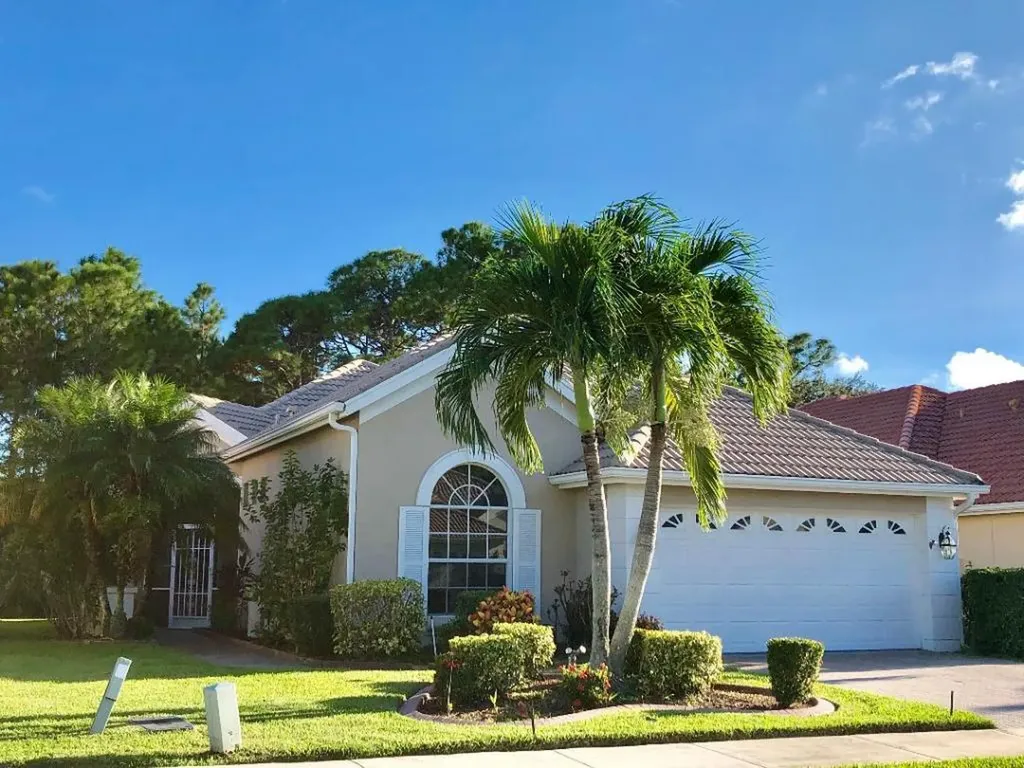 712 SW San Salvador Cove Port St Lucie FL 34986