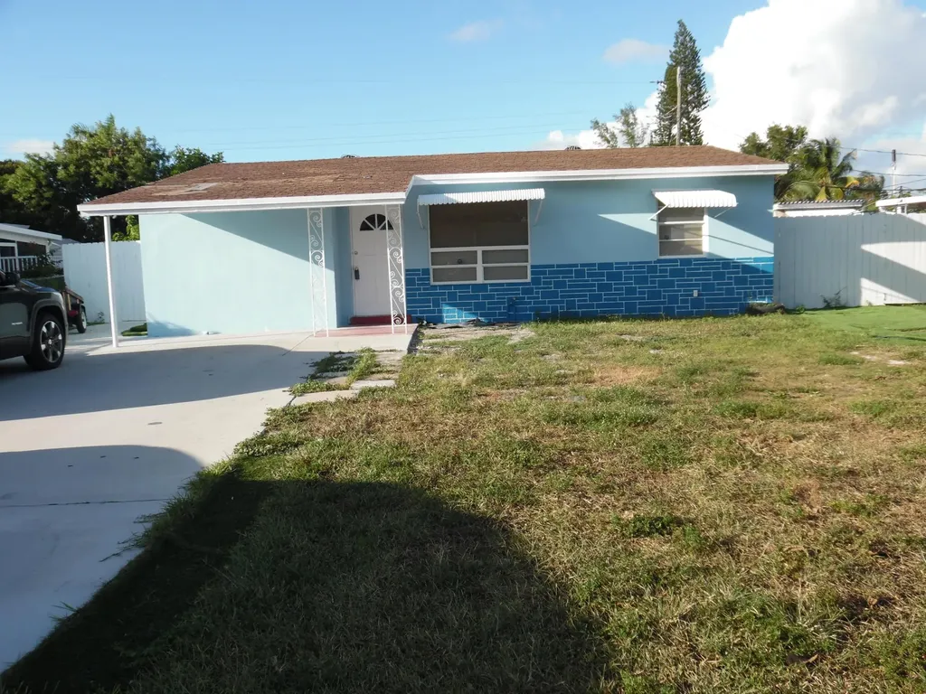 5531 S 38th Street Greenacres FL 33463