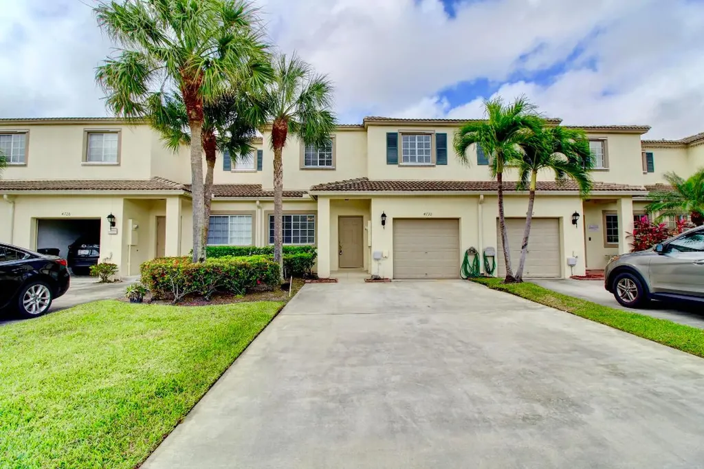4730 Lago Vista Drive Coconut Creek FL 33073