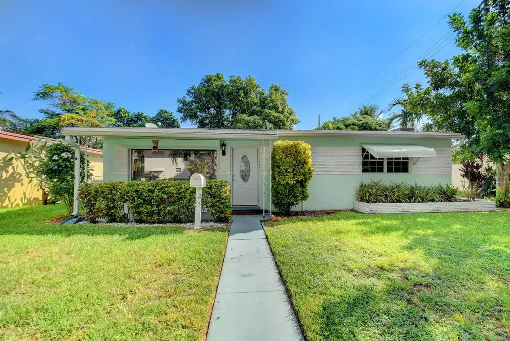 1213 N 15th Avenue Hollywood FL 33020