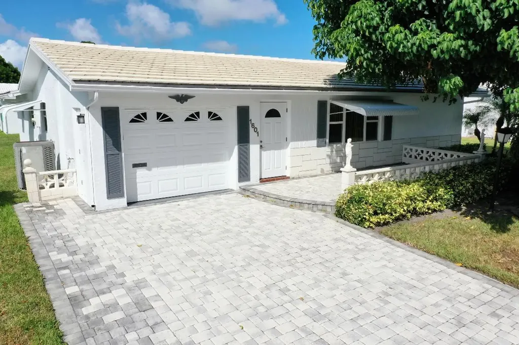 1601 SW 22nd Way Boynton Beach FL 33426