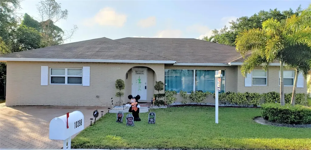 10398 Dorchester Drive Boca Raton FL 33428