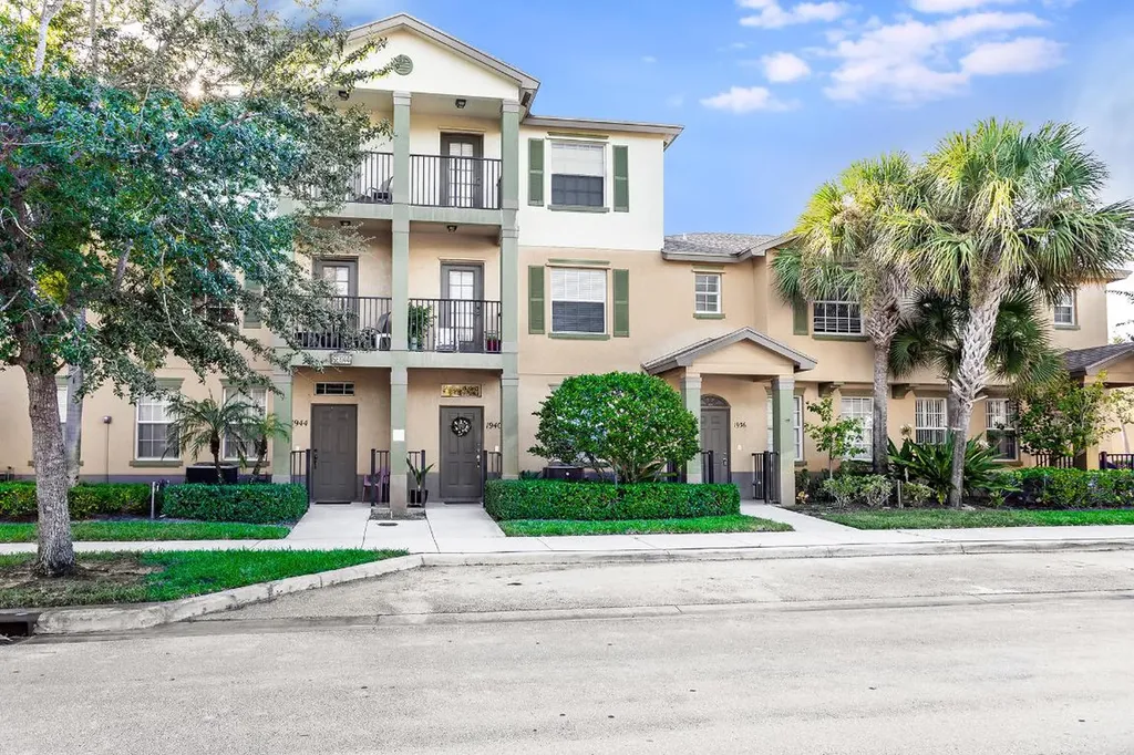 1940 SE High Springs Drive Port St Lucie FL 34952