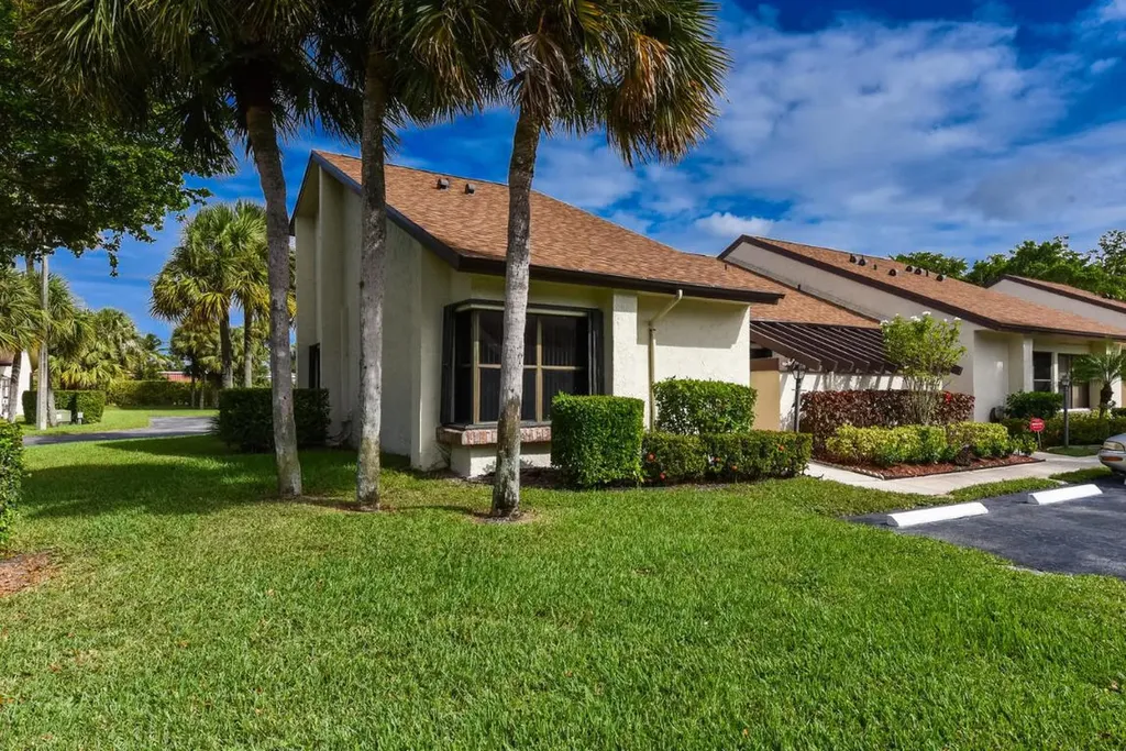 3742 English Lane Lake Worth FL 33467