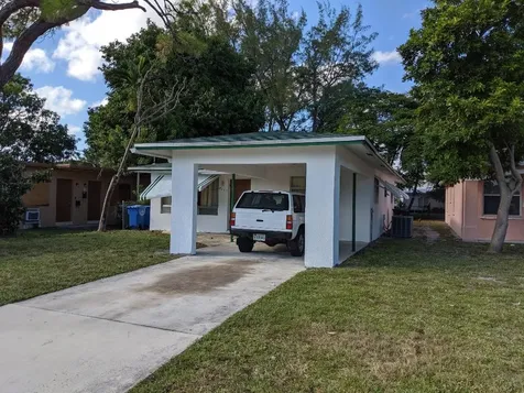 1033 NE 38th Street Oakland Park FL 33334