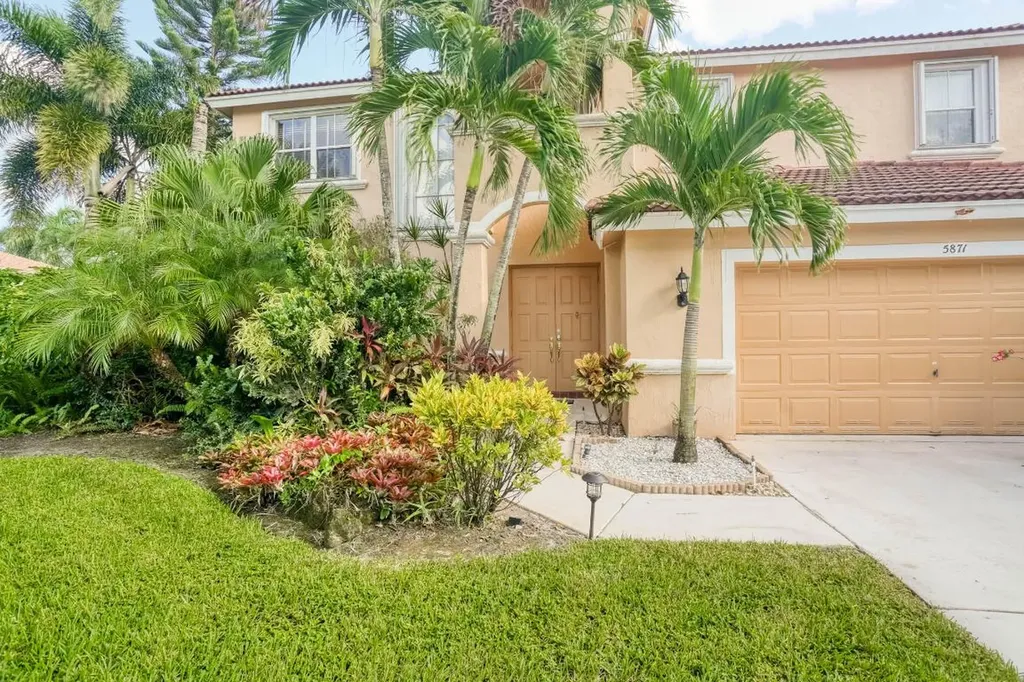 5871 La Gorce Circle Lake Worth FL 33463