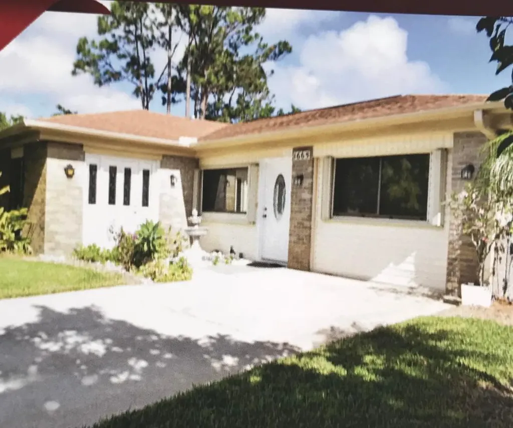 1665 SE Harp Lane Port St Lucie FL 34983