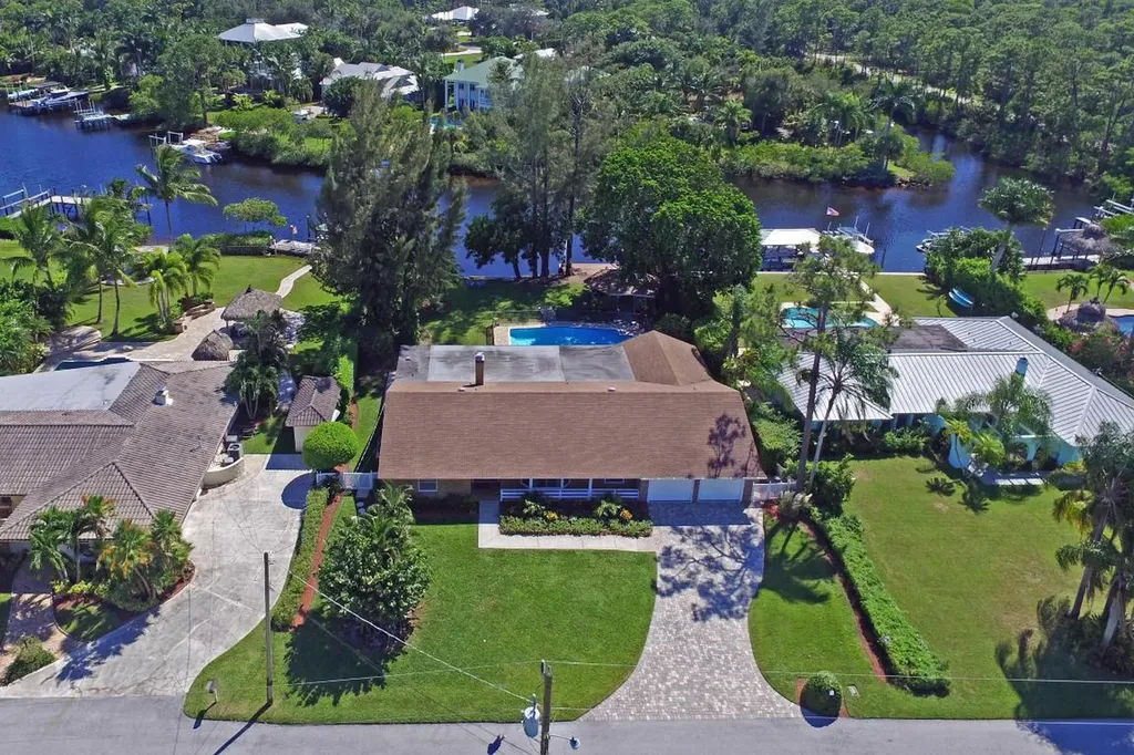 8478 SE Merritt Way Jupiter FL 33458