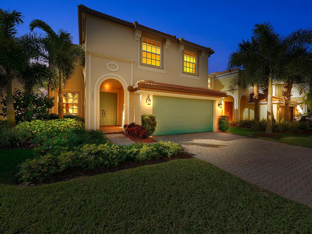 11931 SW Knightsbridge Lane Port St Lucie FL 34987