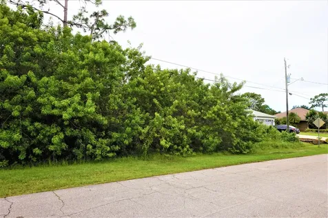 6046 NW Wolverine Road Port St Lucie FL 34986