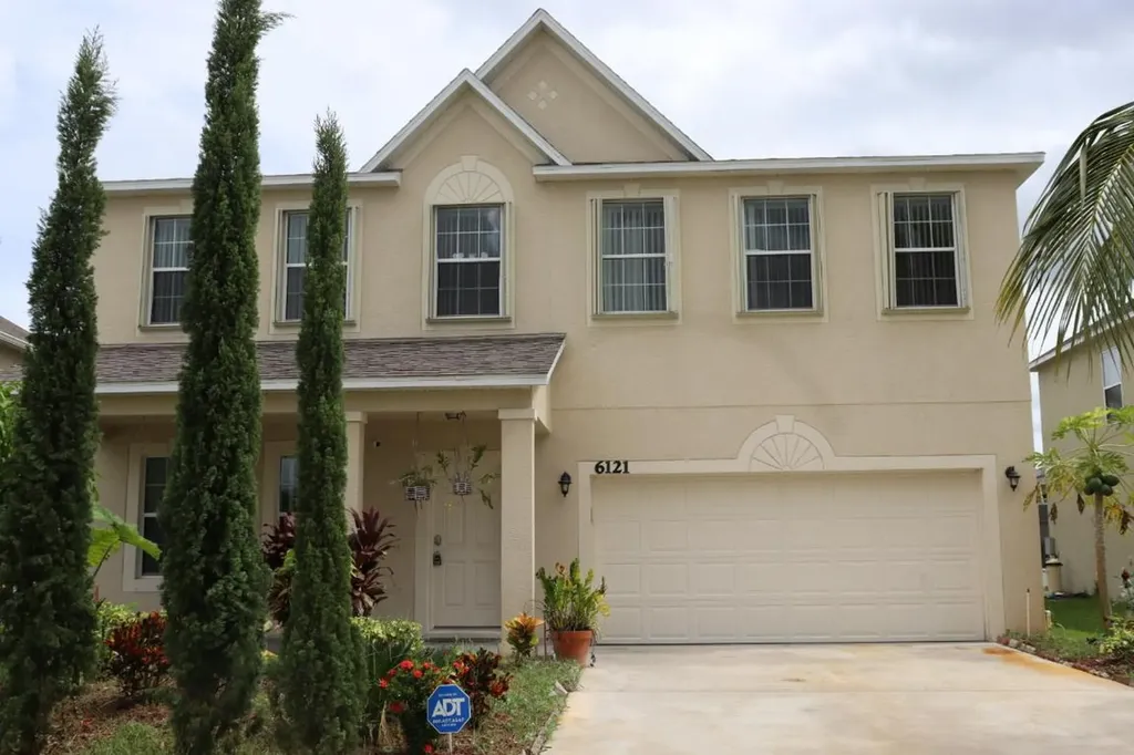 6121 NW Butterfly Orchid Place Port St Lucie FL 34986
