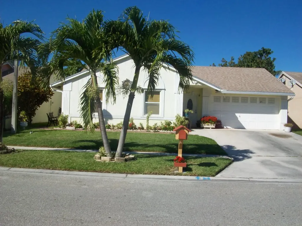 5419 Blueberry Hill Avenue Lake Worth FL 33463