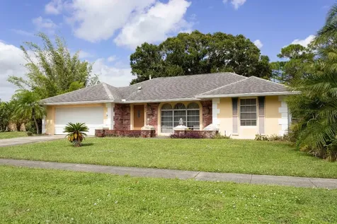 215 NE Brunson Court Port St Lucie FL 34983