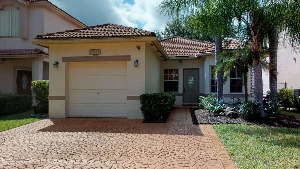 4944 Egret Court Coconut Creek FL 33073