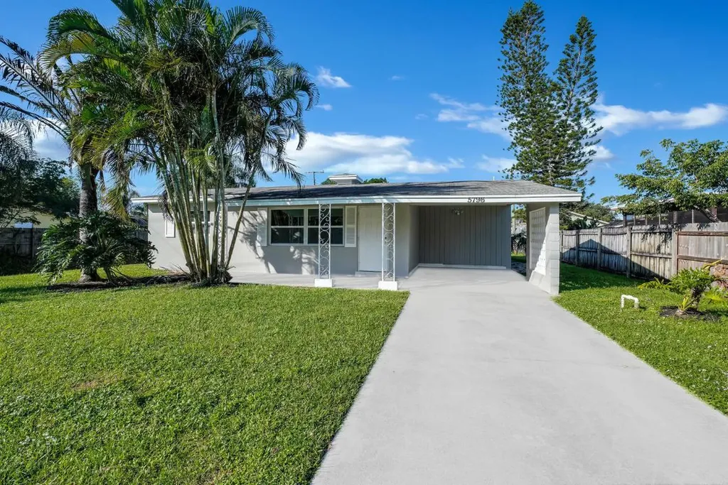 5796 SE Rosemont Avenue Stuart FL 34997