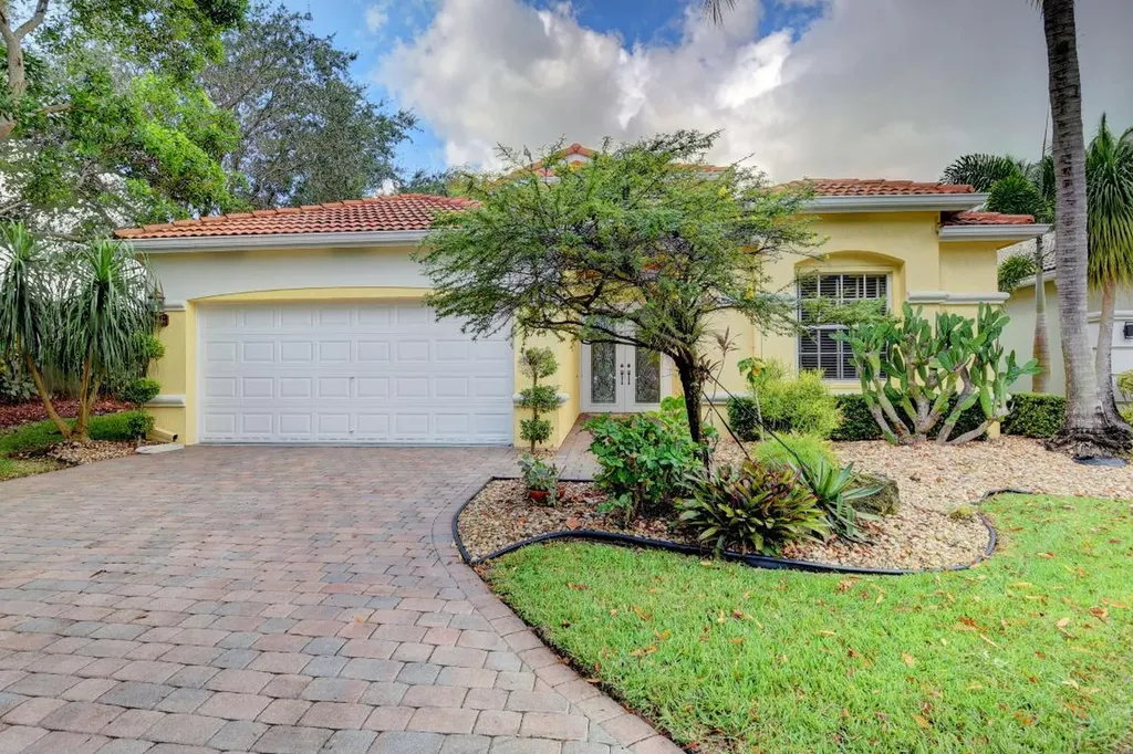 6745 Via Como Lake Worth FL 33467