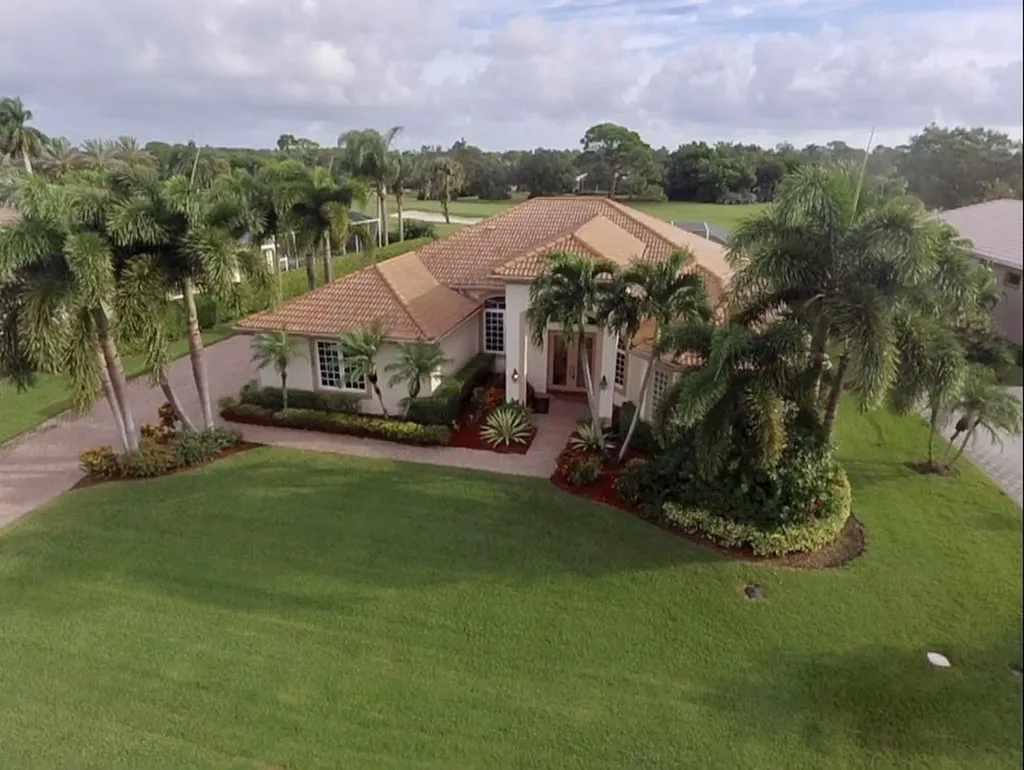 1529 SE Ballantrae Court Port St Lucie FL 34952