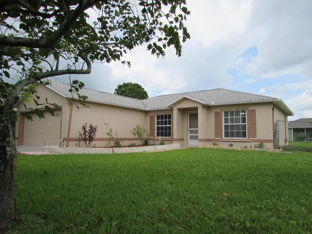 5871 NW Hann Drive Port St Lucie FL 34986