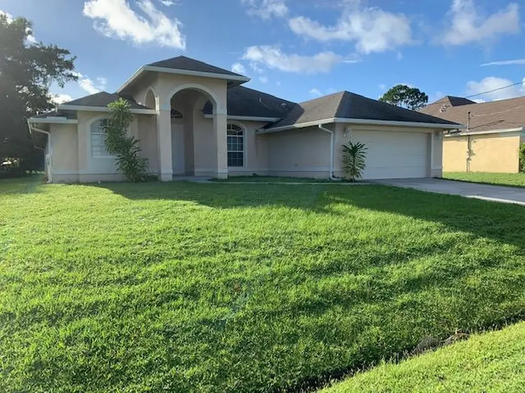 1682 SW Cobalt Street Port St Lucie FL 34953