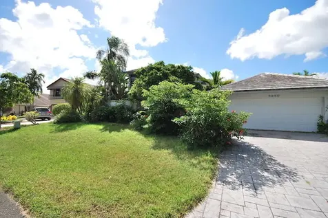 9840 SW 4th Street Plantation FL 33324