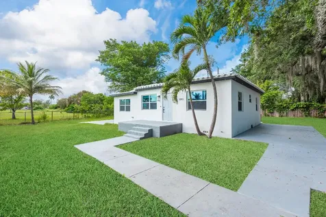 1895 NW 112th Terrace Miami FL 33167