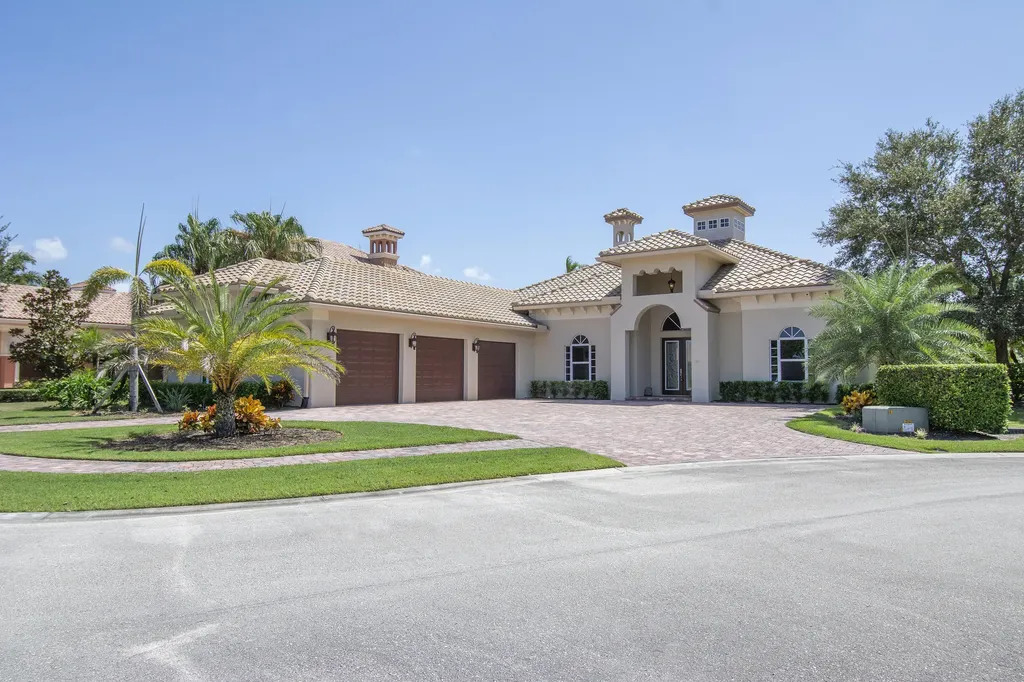 194 SE Via Sanremo Port St Lucie FL 34984