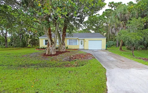 2139 SE Broward Terrace Port St Lucie FL 34952
