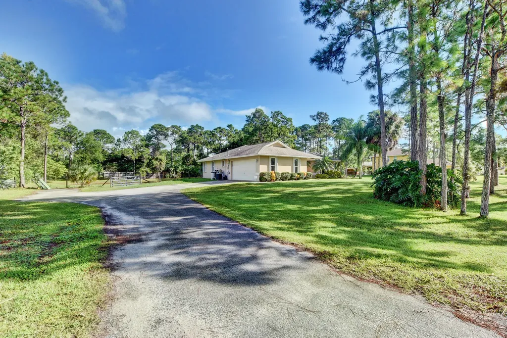 14117 83rd Lane N Loxahatchee FL 33470