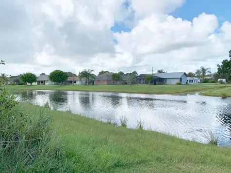 1958 SE Camden Street Port St Lucie FL 34952