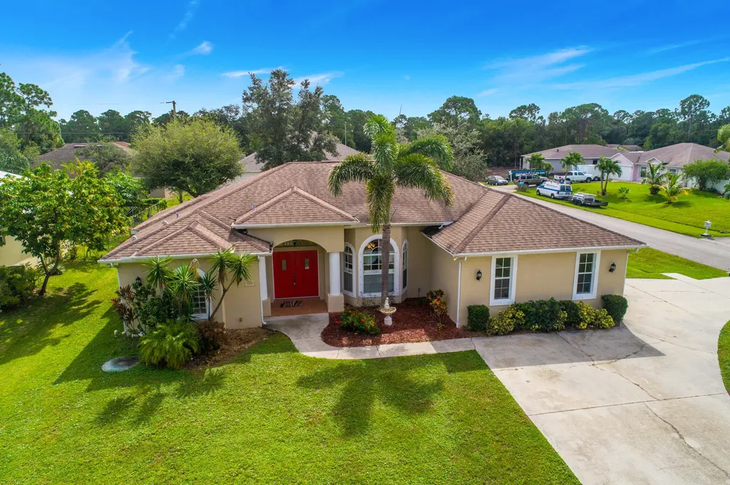 1997 SW Hillman Street Port St Lucie FL 34953