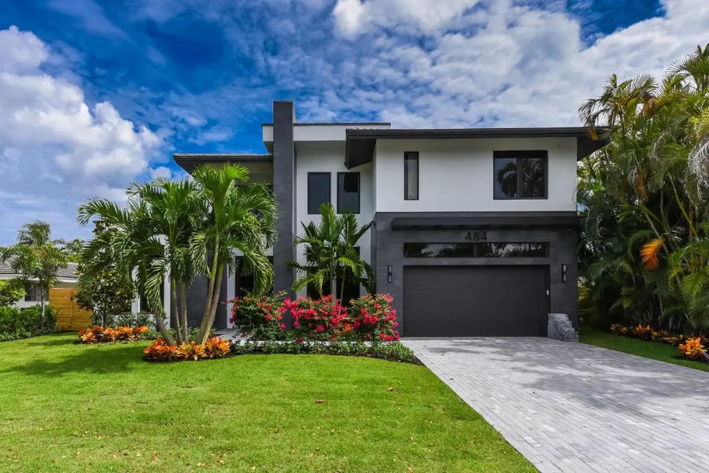 484 NE Wavecrest Court Boca Raton FL 33432