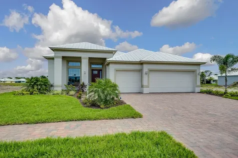 1099 2nd Manor SW Vero Beach FL 32962
