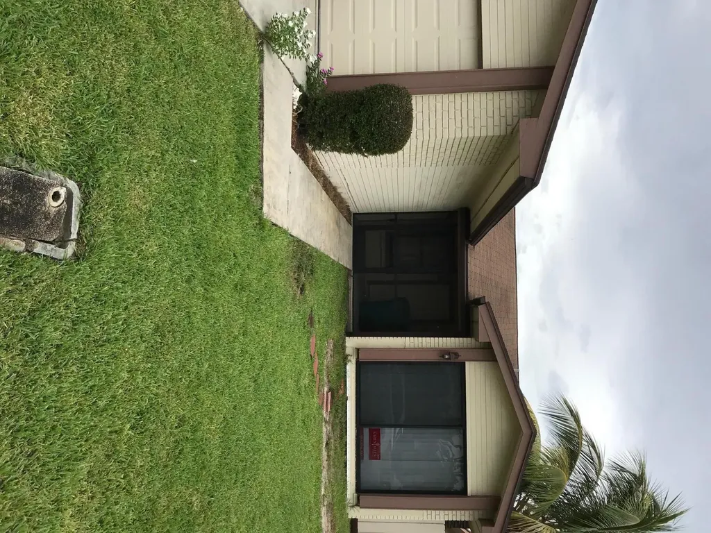 19 Fawlkland Circle Boynton Beach FL 33426