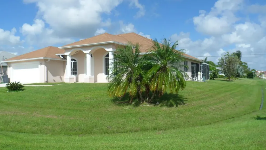 437 SW Fifer Avenue Port St Lucie FL 34953