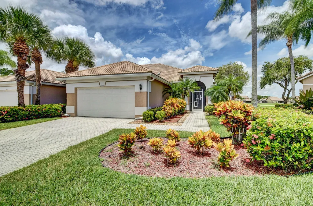 6899 Cairnwell Drive Boynton Beach FL 33472