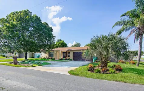 204 SE 25th Avenue Boynton Beach FL 33435