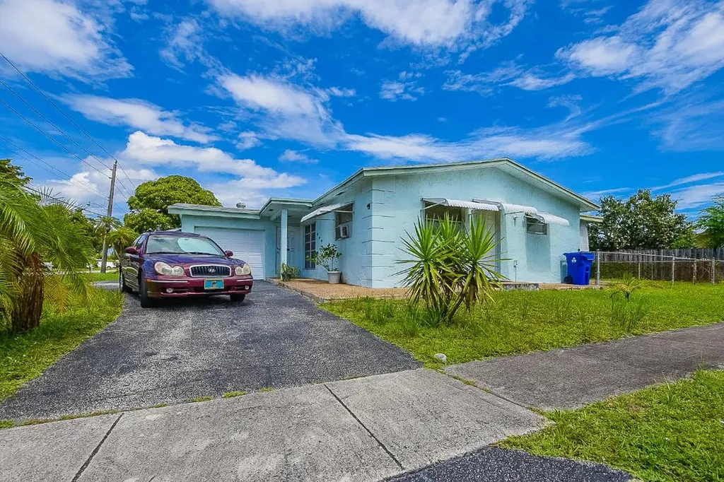 8361 NW 27th Place Sunrise FL 33322
