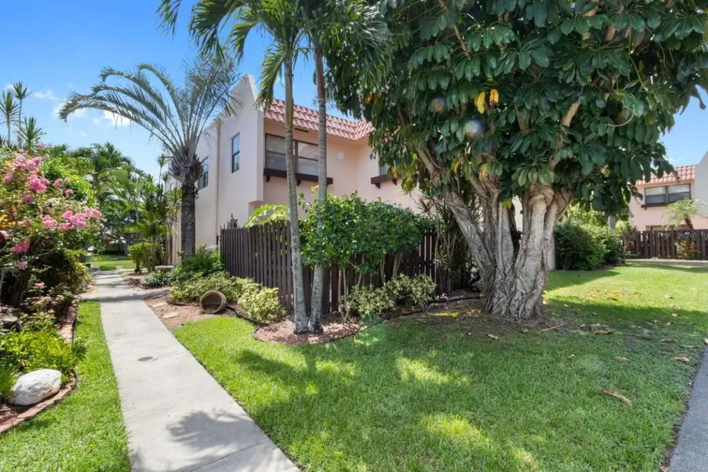 6274 Seven Springs Boulevard Greenacres FL 33463